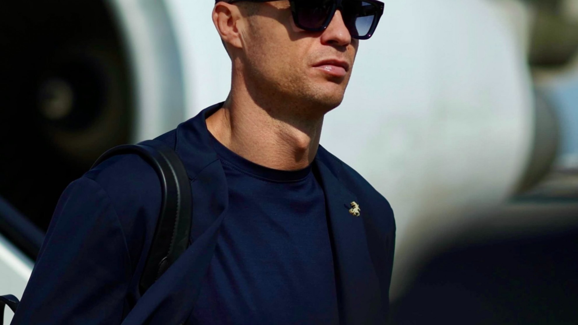 Cristiano Ronaldo presentó su nuevo chiche: un avión personalizado